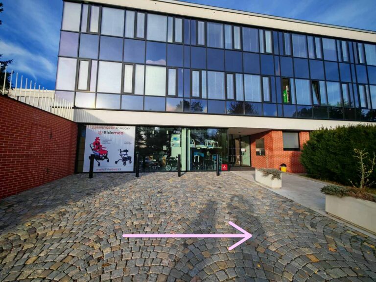 Pohled na vnější fasádu lékařské ordinace Estedent